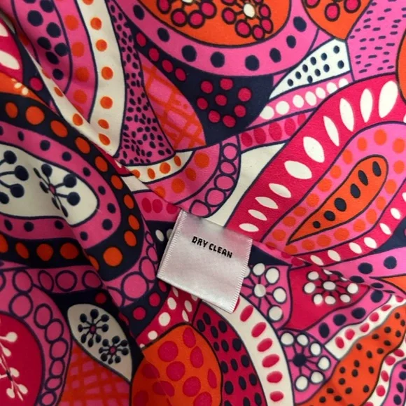 Lilly Pulitzer Reversible Puffer Vest in True Navy/Paisley - Size XL - Picture 5 of 9